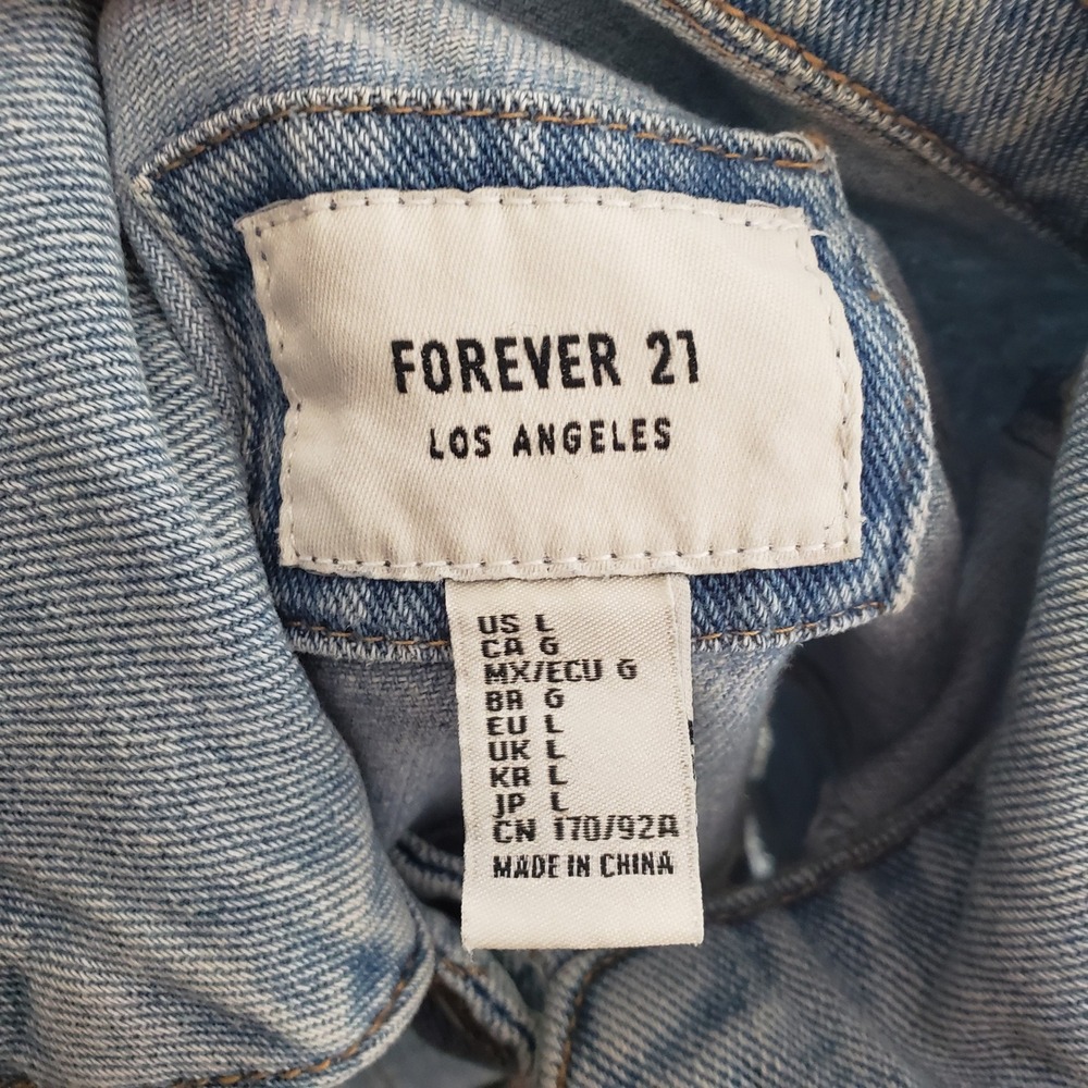 Forever 21 Denim Jacket Womens Large Light Blue Distressed Ripped Trucker Jean - Picture 4 of 10